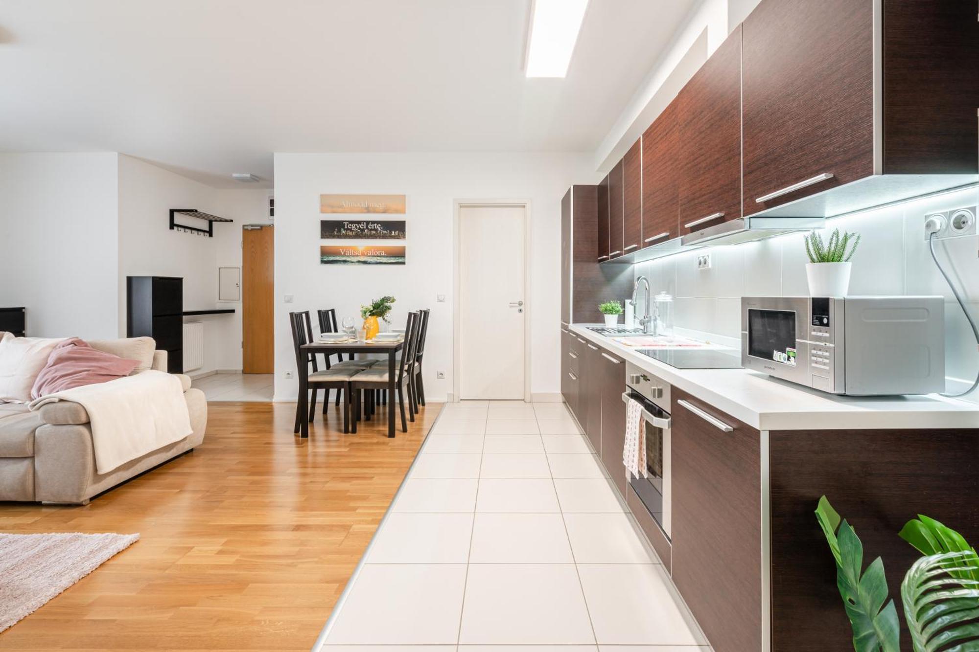 Home Of Serenity - 2 Bdr, Free Parking And Terrace Будапеща Екстериор снимка